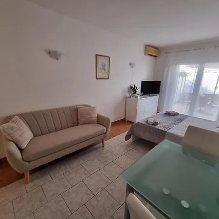 Bubi Apartman Necujam