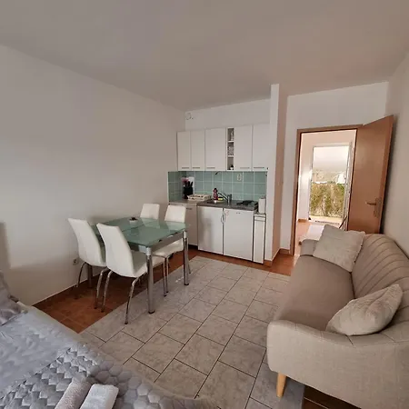 Bubi Apartman Necujam