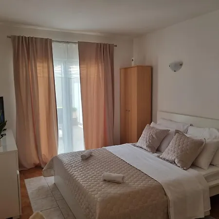 Bubi Apartman Necujam