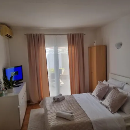 Bubi Appartement Nečujam